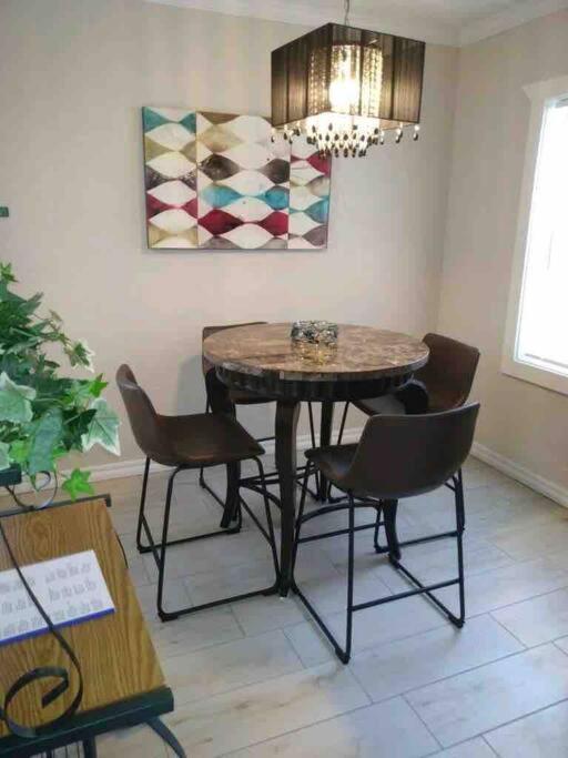 Charming 2 Bedroom Retreat Minutes From Downtown Tulsa Luaran gambar