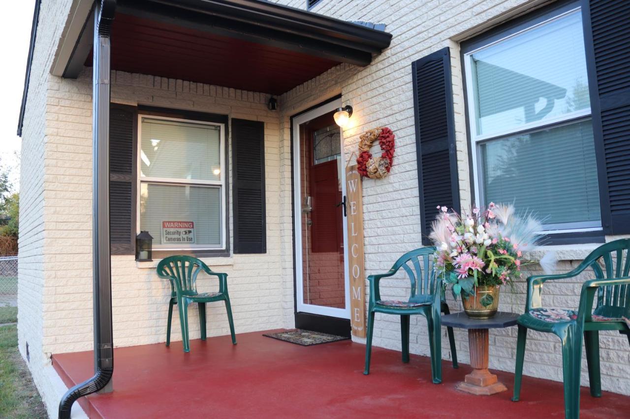 Charming 2 Bedroom Retreat Minutes From Downtown Tulsa Luaran gambar